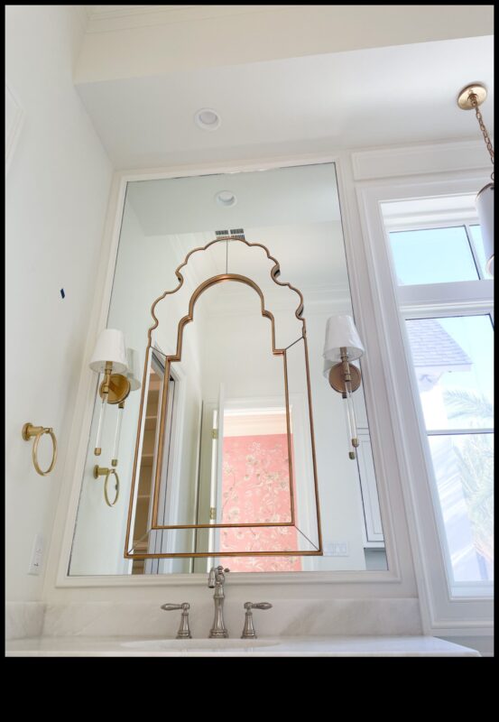 قوة المرايا في تحسين ديكور منزلك الداخلي