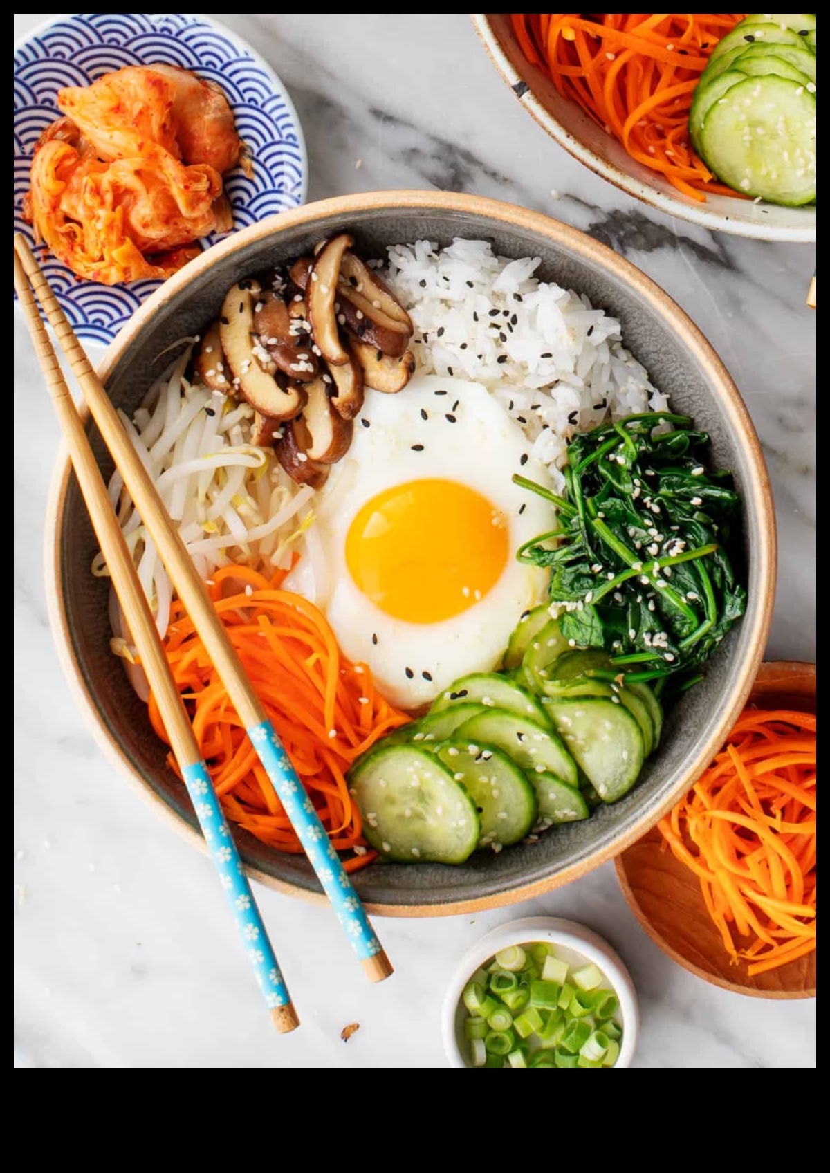 بيبيمباب بليس: دليل لإبداعات وعاء الأرز الكوري 2 Bibimbap Bliss: اكتشف إتقان إبداعات وعاء الأرز الكوري
