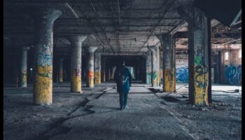 الاستكشاف الحضري: تقنيات لالتقاط شجاعة وعظمة الحياة في المدينة