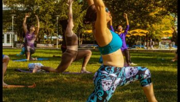 العافية بجانب الماء: تمارين في الهواء الطلق على طول الواجهات البحرية الجميلة