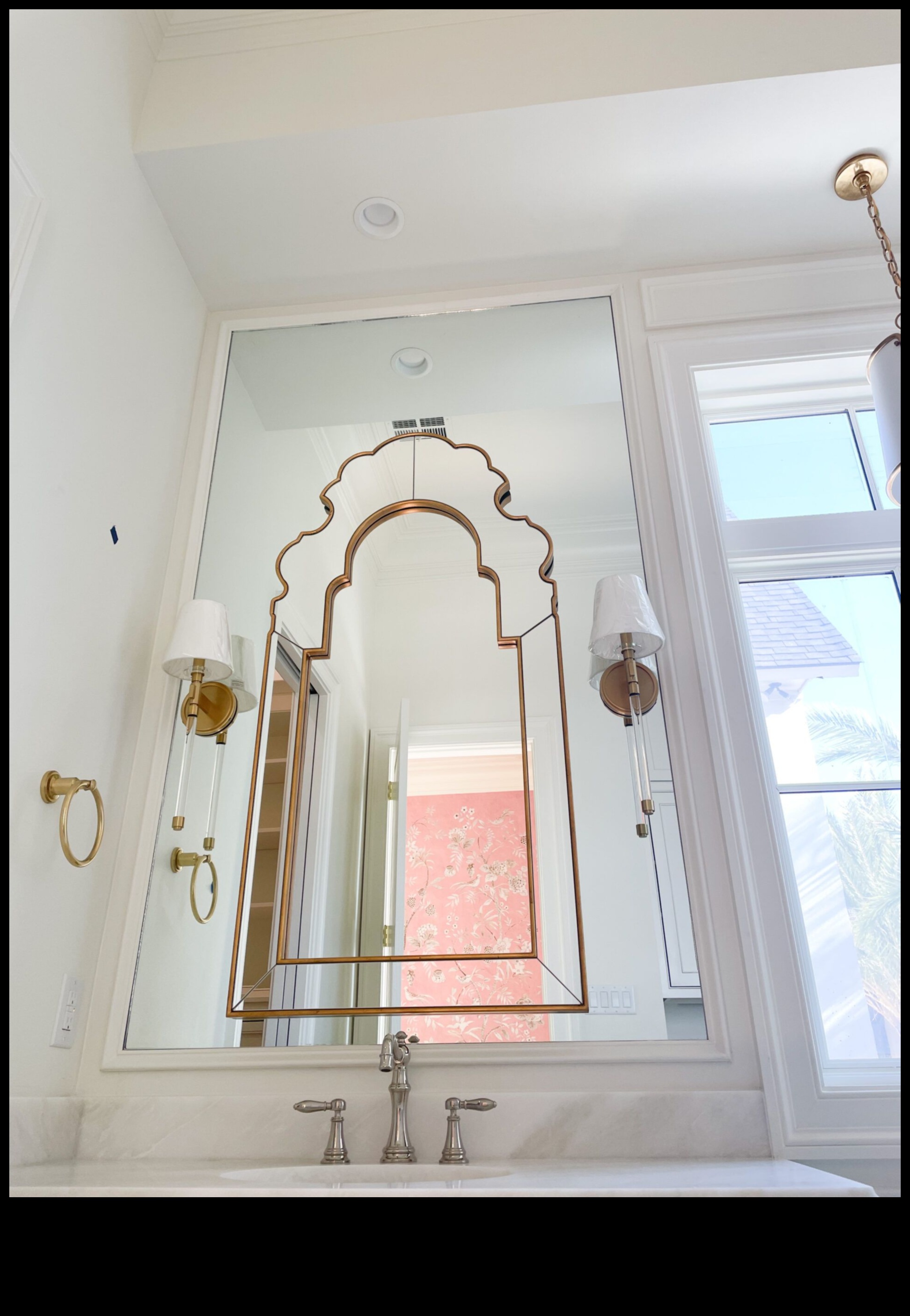 قوة المرايا في تحسين ديكور منزلك الداخلي